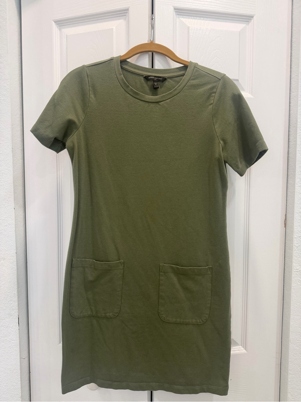 Banana Republic Olive Green Short-Sleeve Pocket Tunic